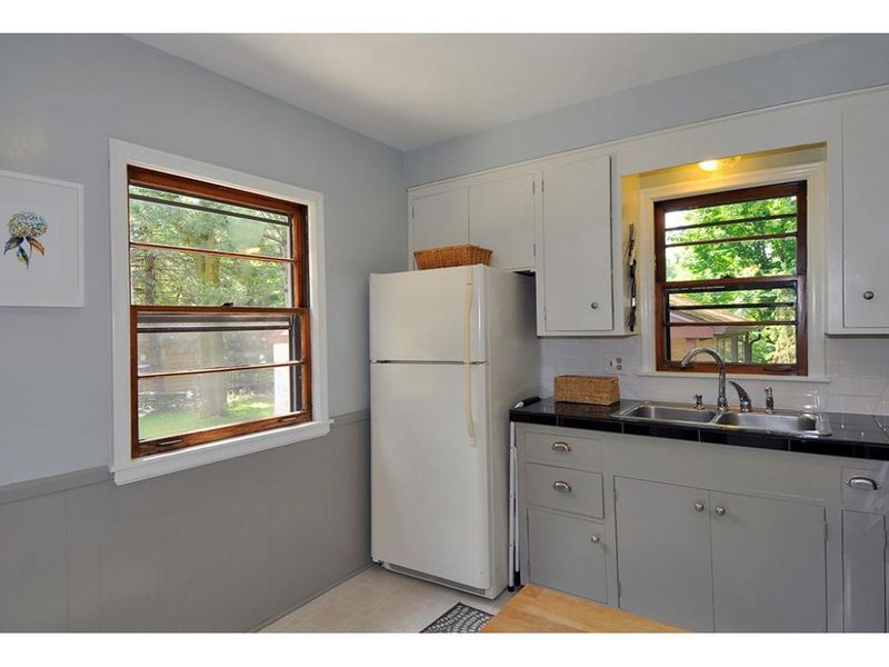 1758 Upper Afton Rd, Saint Paul, MN 55106