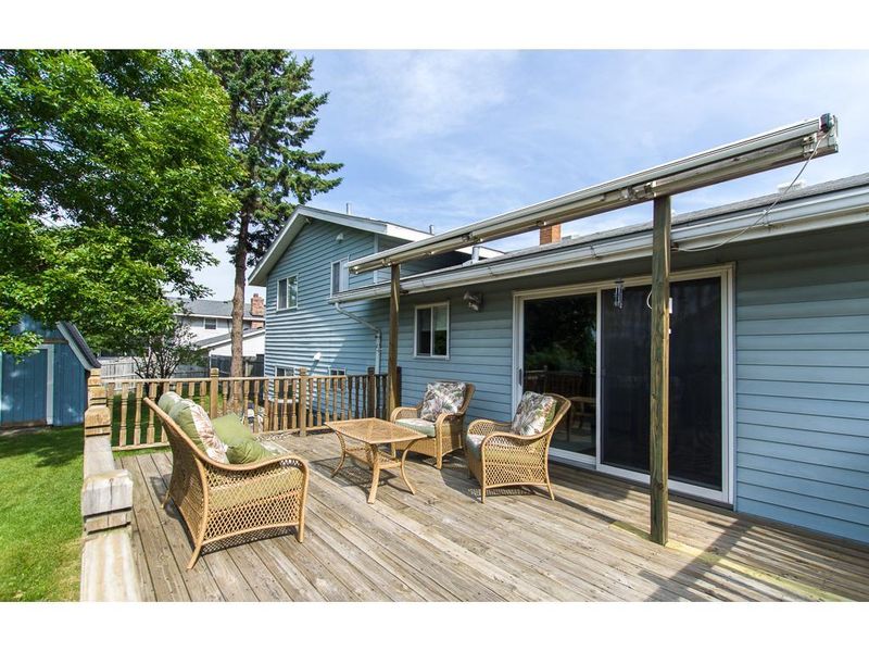 360 Skillman Ave E, Maplewood, MN 55117