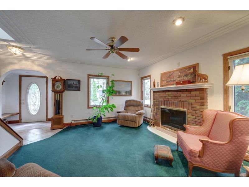 2040 South Ave E, North Saint Paul, MN 55109