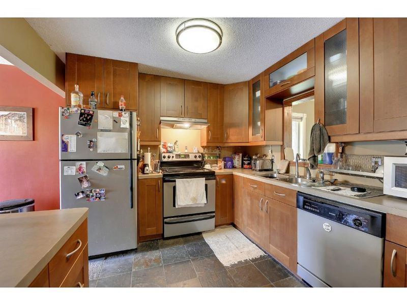 9620 Hennepin Town Rd, Eden Prairie, MN 55347