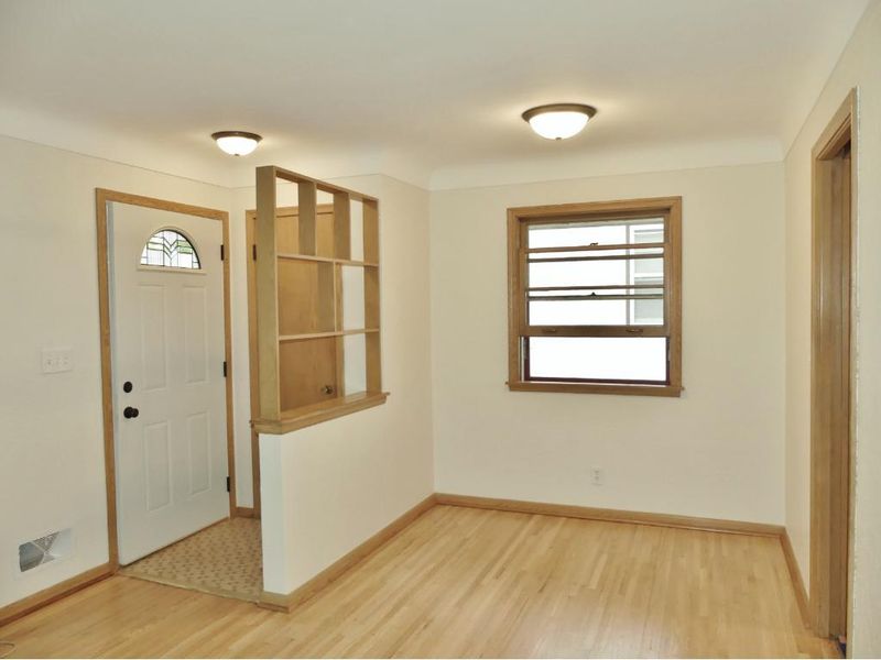 2090 Suburban Ave, Saint Paul, MN 55119