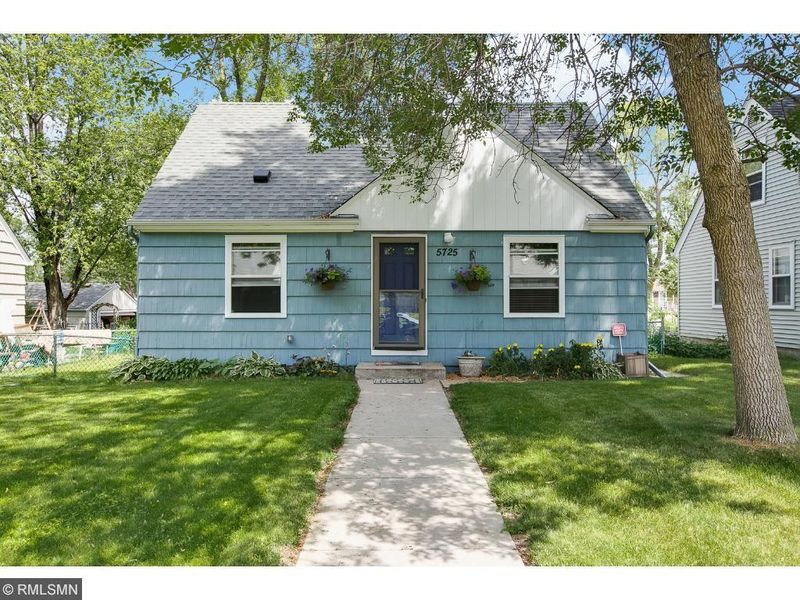 5725 37th Ave S, Minneapolis, MN 55417