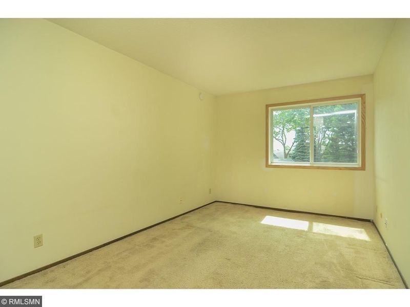 132 Demont Ave E #332, Little Canada, MN 55117