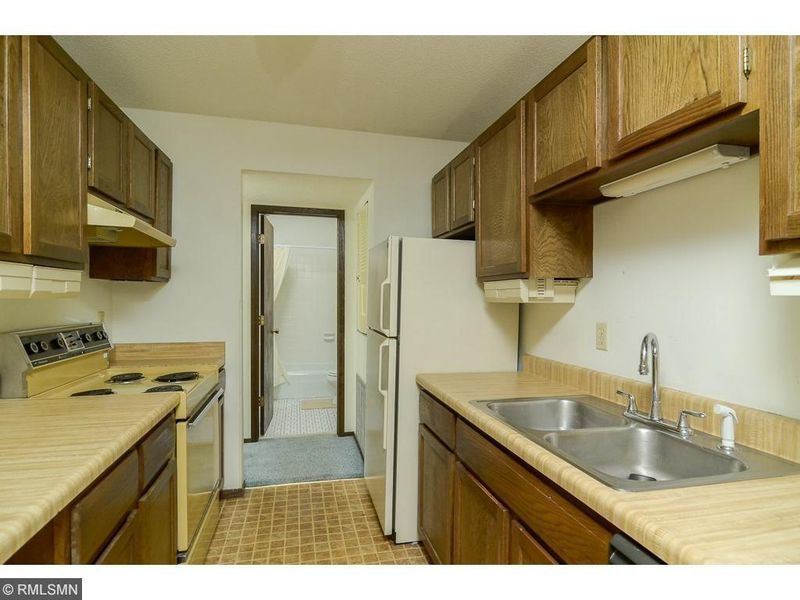 132 Demont Ave E #332, Little Canada, MN 55117