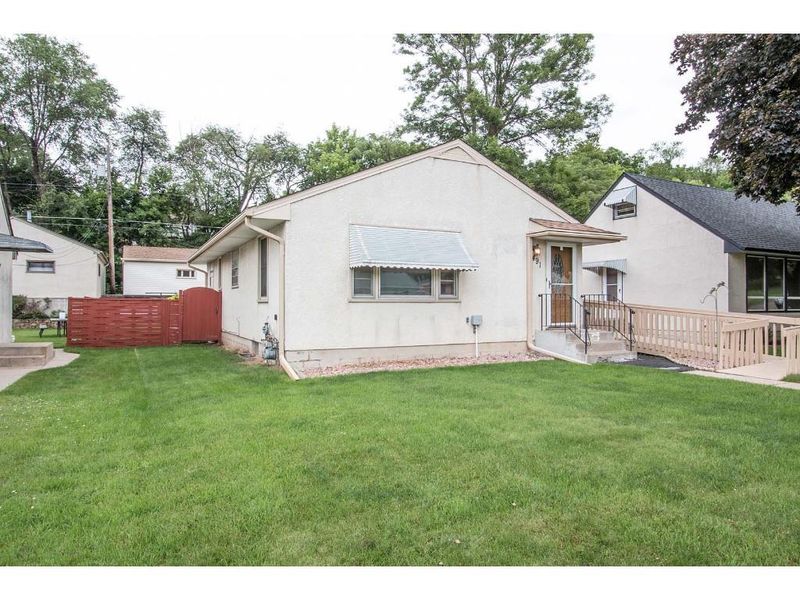 491 Nebraska Ave E, Saint Paul, MN 55130