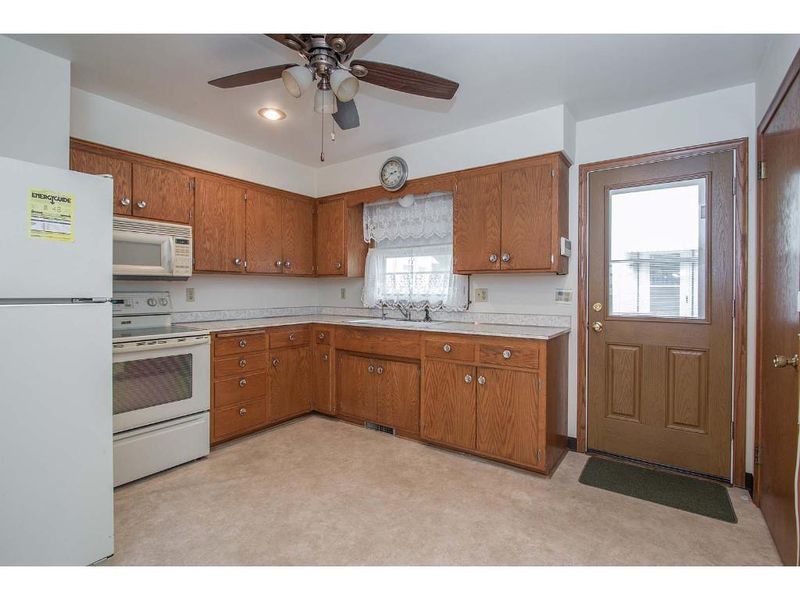 491 Nebraska Ave E, Saint Paul, MN 55130
