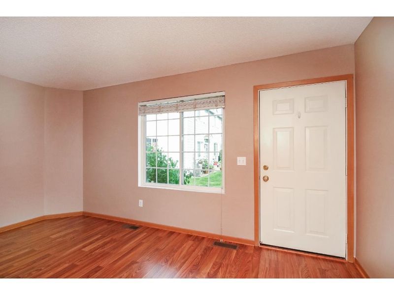 13186 Murdock Ter, Eden Prairie, MN 55347