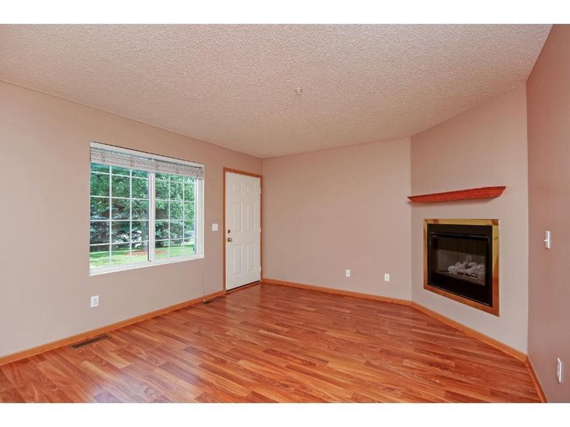 13186 Murdock Ter, Eden Prairie, MN 55347