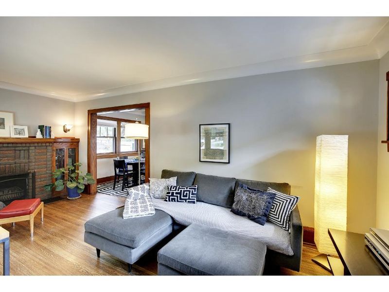 880 20th Ave SE, Minneapolis, MN 55414