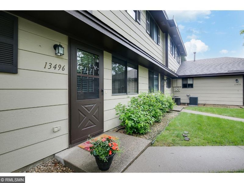 13496 Zenith Ln, Eden Prairie, MN 55346