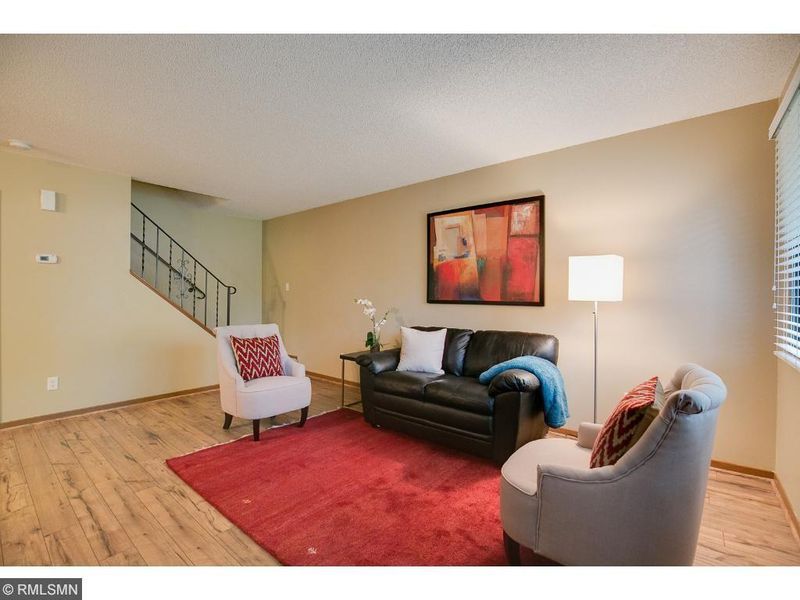 13496 Zenith Ln, Eden Prairie, MN 55346