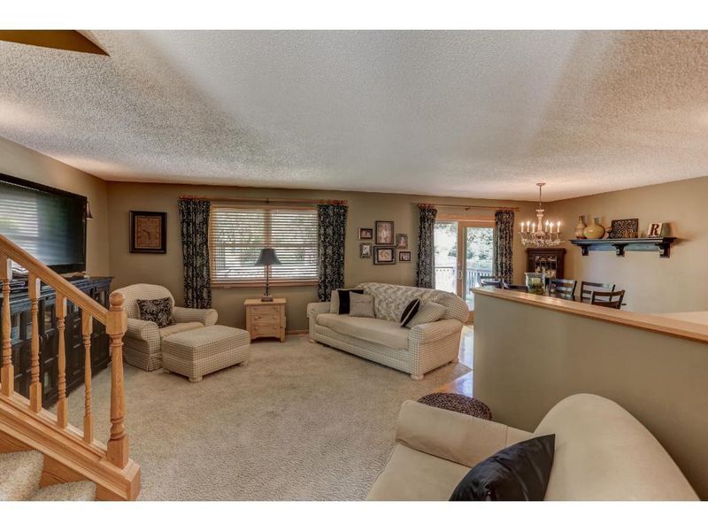 1200 Honeysuckle Ln, Hastings, MN 55033