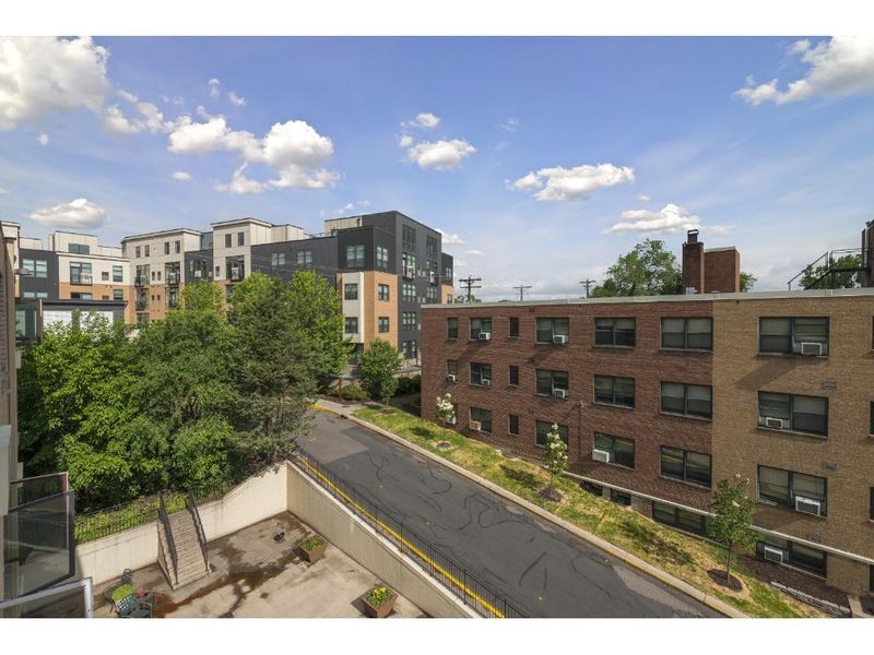2928 Dean Pw #5I, Minneapolis, MN 55416