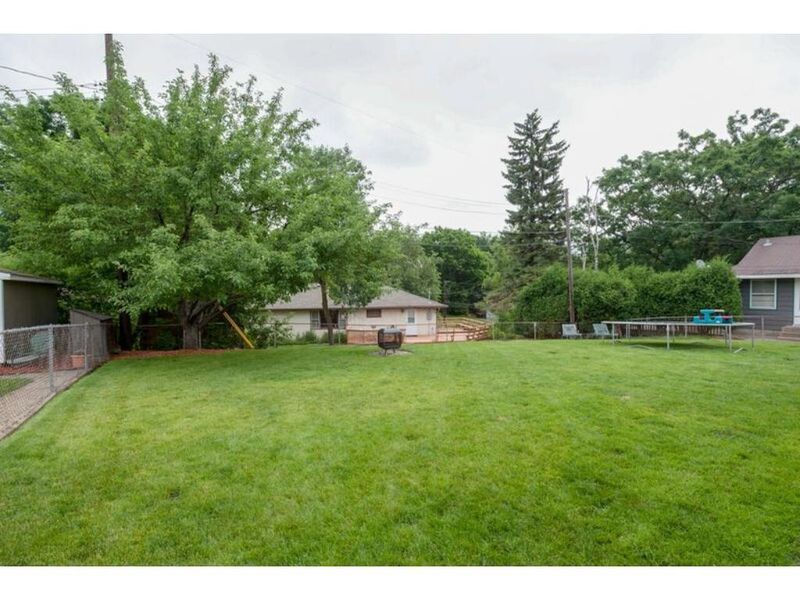 2402 Gilbert Ln, South Saint Paul, MN 55075