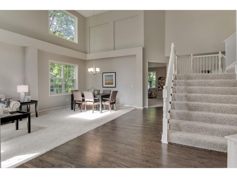 6724 Manchester Dr, Chanhassen, MN 55317