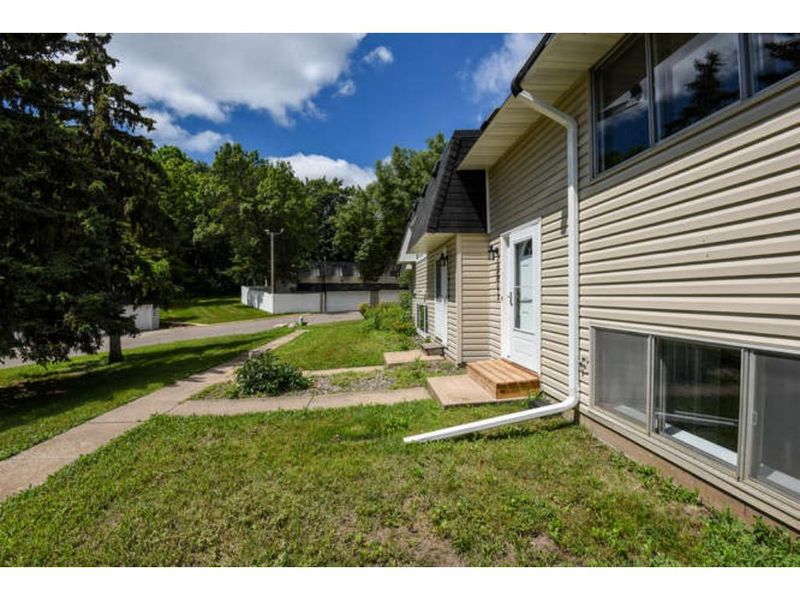 3962 Dawn Way, Inver Grove Heights, MN 55076