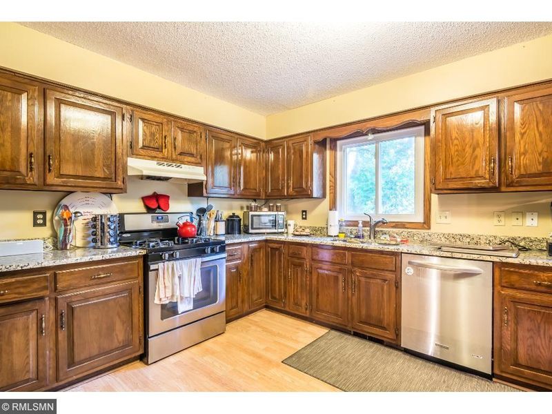 4115 Strawberry Ln, Eagan, MN 55123