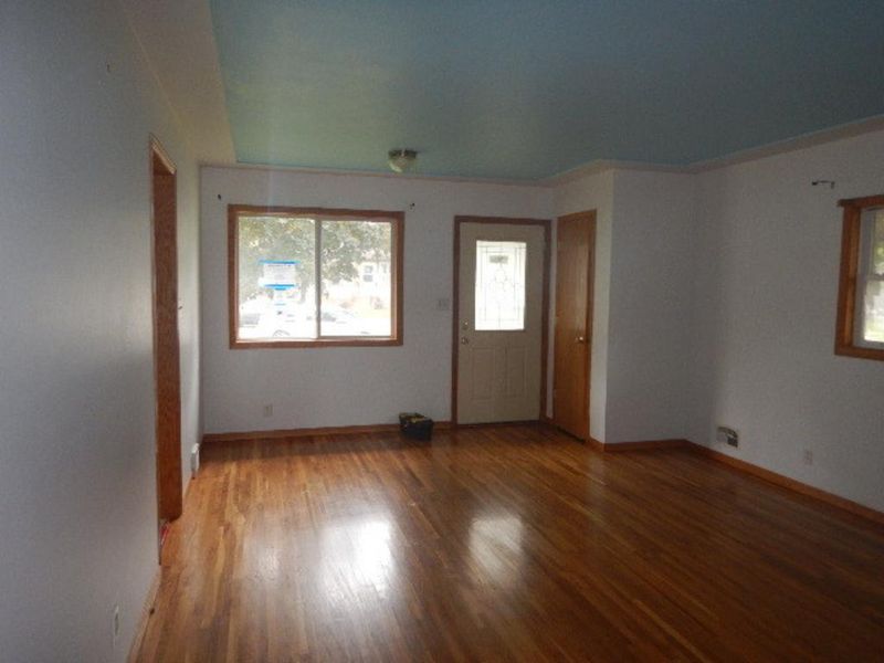 251 Douglas St E, South Saint Paul, MN 55075