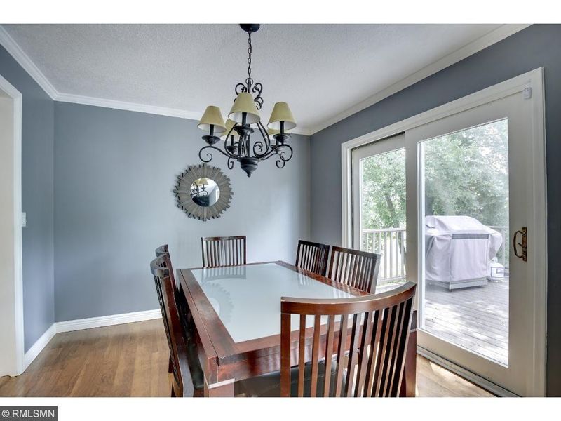 8506 Darnel Rd, Eden Prairie, MN 55347