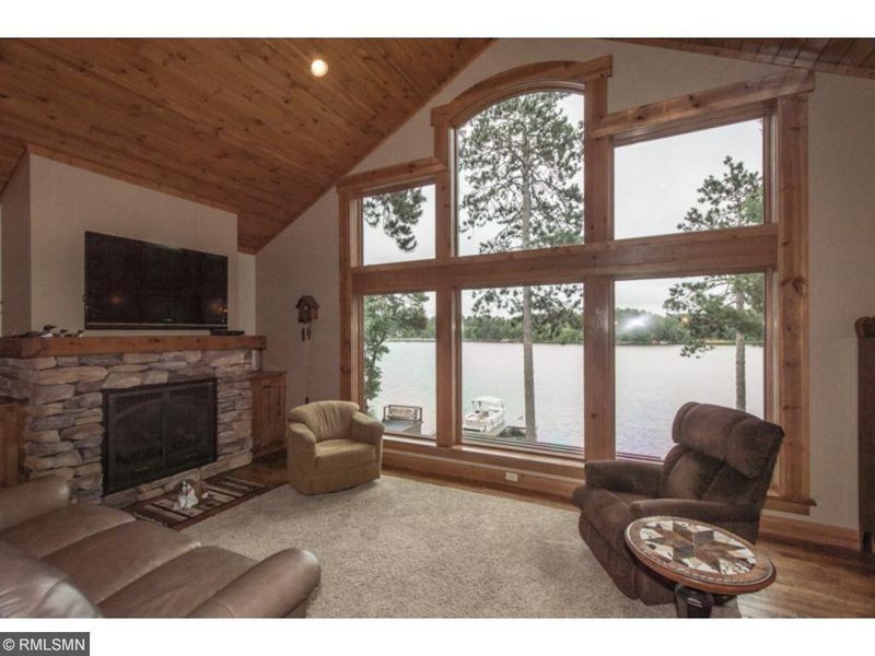 26574 Parkway Dr, Nisswa, MN 56468