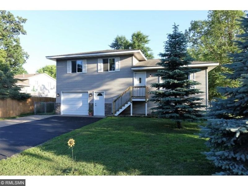 5709 Stacy Trl, Stacy, MN 55079