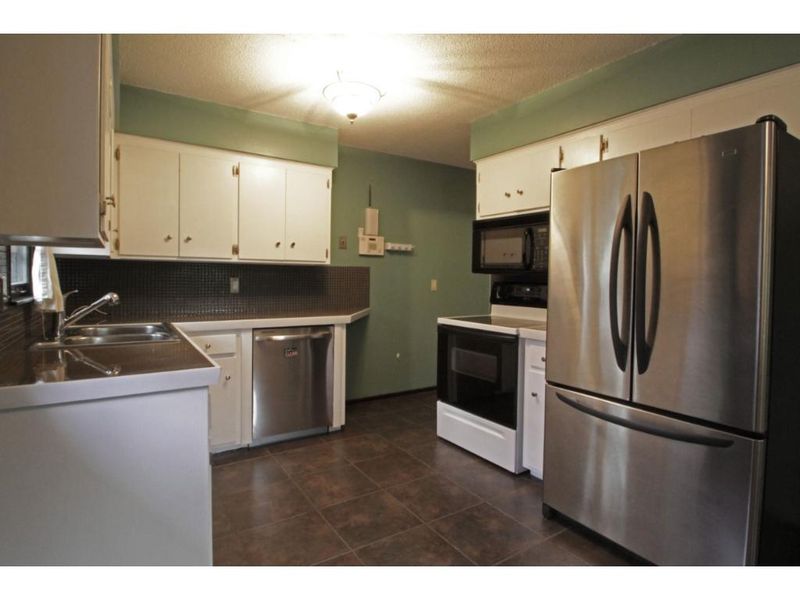 3217 Halglo Pl, Robbinsdale, MN 55422