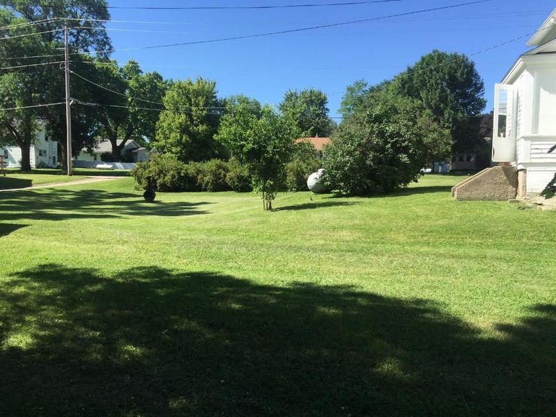 204 W State St, Kiester, MN 56051