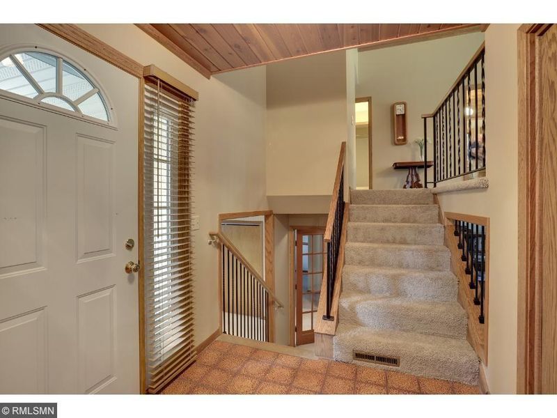 5889 Three Oaks Ave, Maple Plain, MN 55359