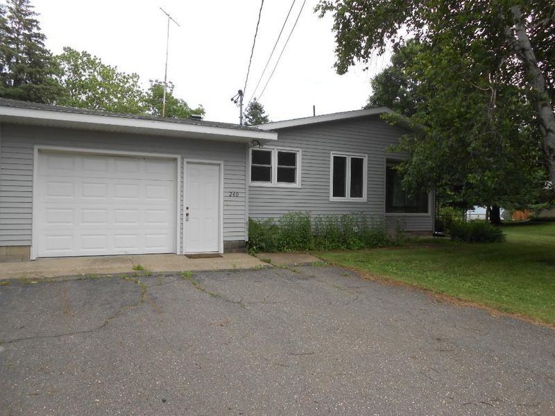 240 3rd St, Holdingford, MN 56340