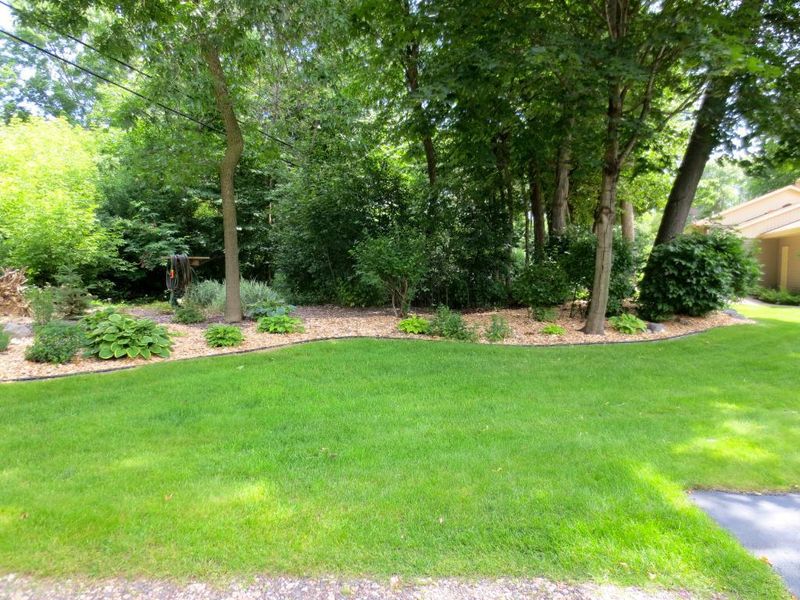 306 Kenmar Cir, Minnetonka, MN 55305
