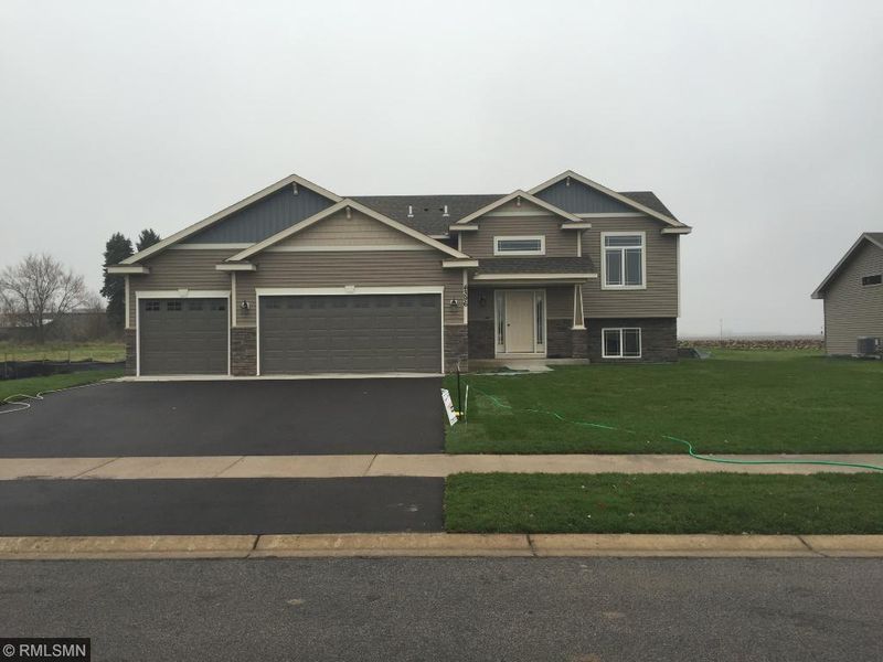 4396 87th St NE, Monticello, MN 55362
