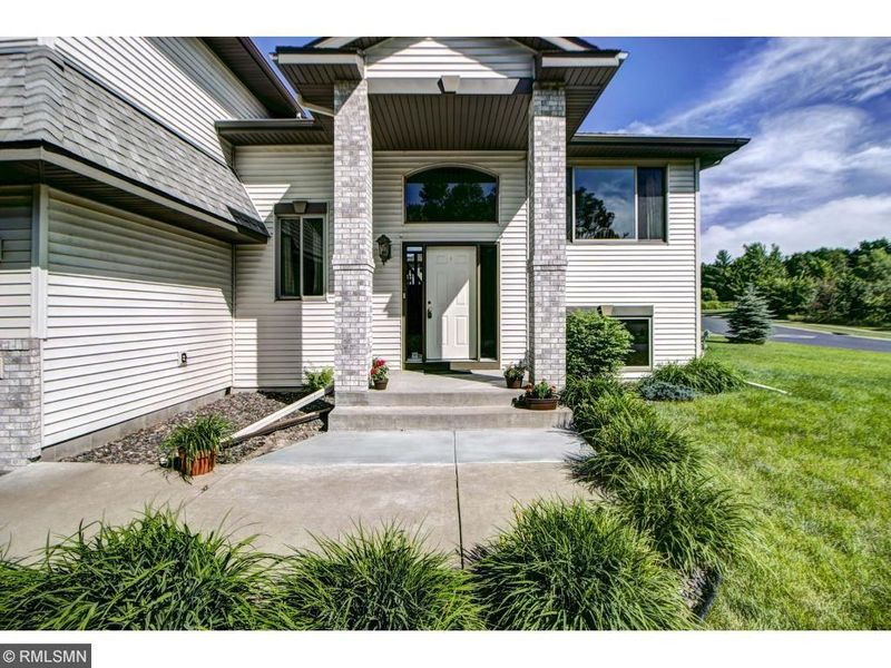 12627 Mentzer Trl, Lindstrom, MN 55045