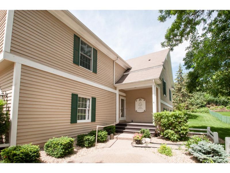 5710 Olinger Blvd, Edina, MN 55436