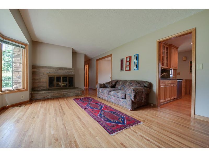 9219 Elliot Ave S, Bloomington, MN 55420