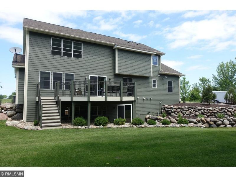 16977 236th Cir, Hutchinson, MN 55350