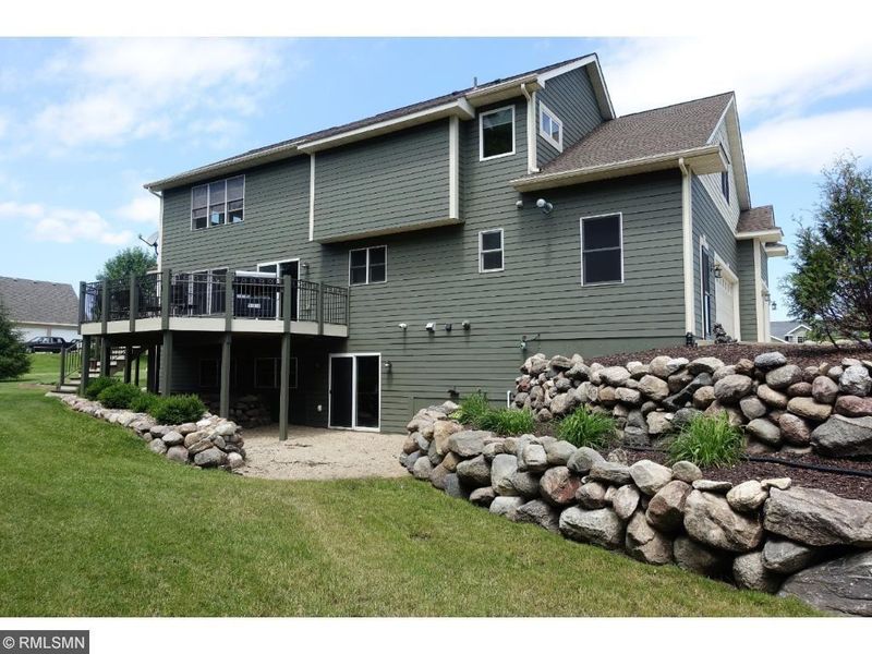 16977 236th Cir, Hutchinson, MN 55350