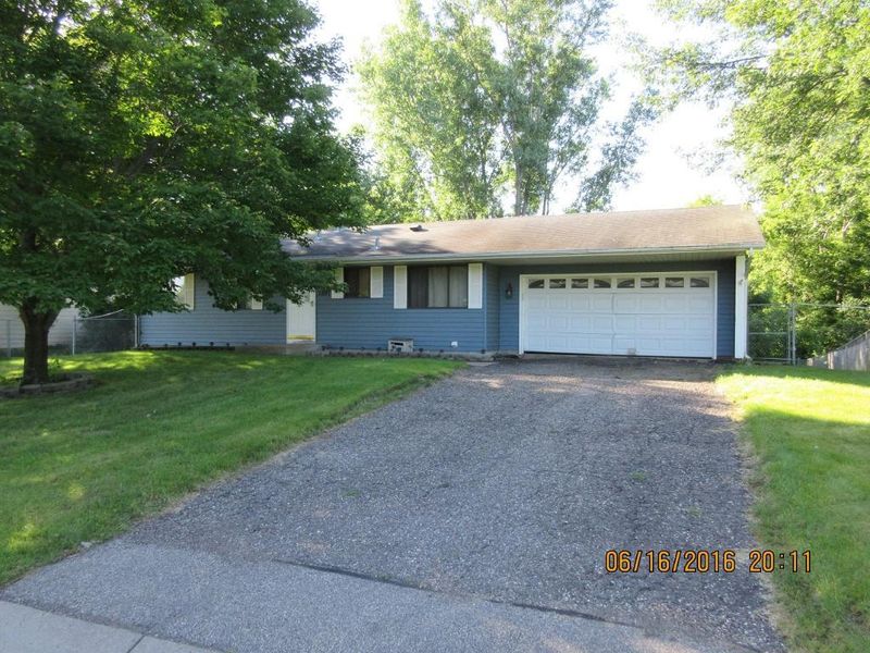 1801 Covington Ln, Eagan, MN 55122