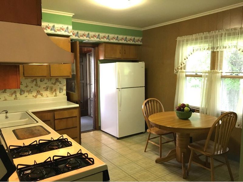 672 Canton St, Saint Paul, MN 55102