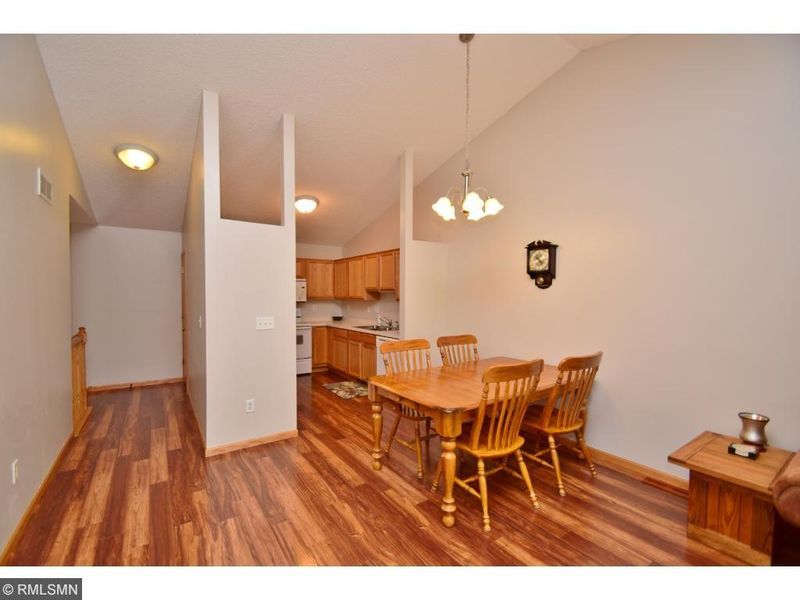 851 Ravoux Cir, Chaska, MN 55318