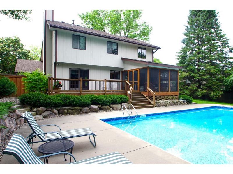 625 Windemere Curve, Plymouth, MN 55441