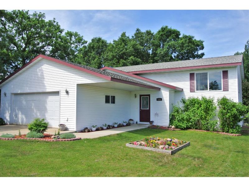 920 28th St SE, Brainerd, MN 56401