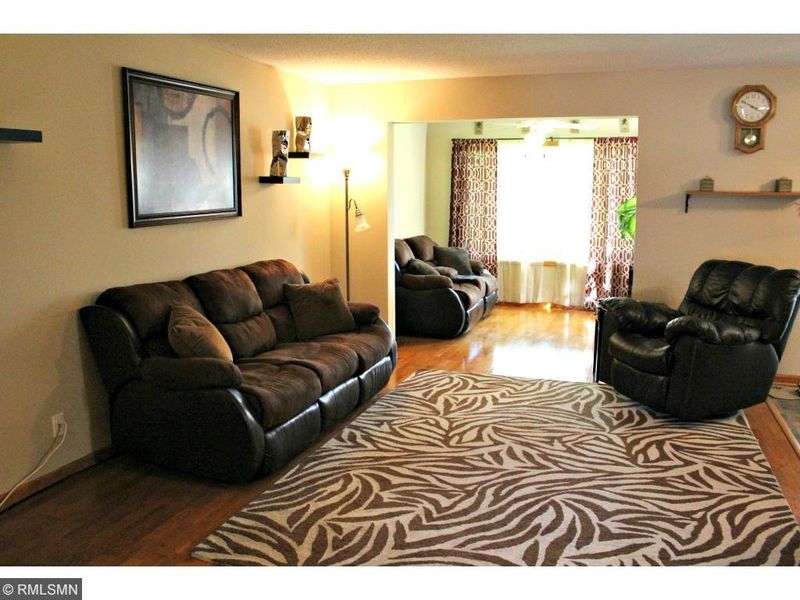 1256 Island Dr, Forest Lake, MN 55025
