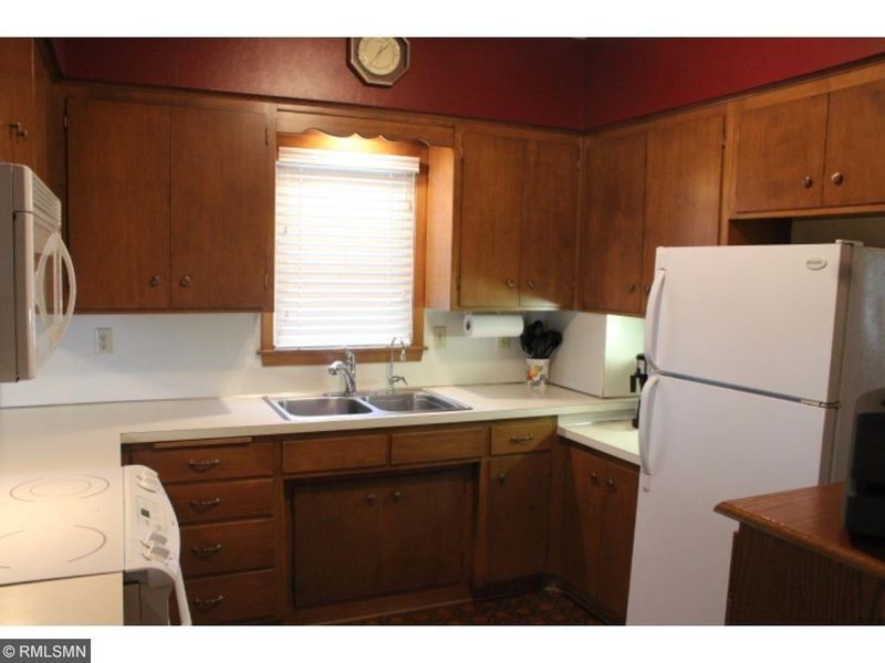1411 Greeley Ave N, Glencoe, MN 55336