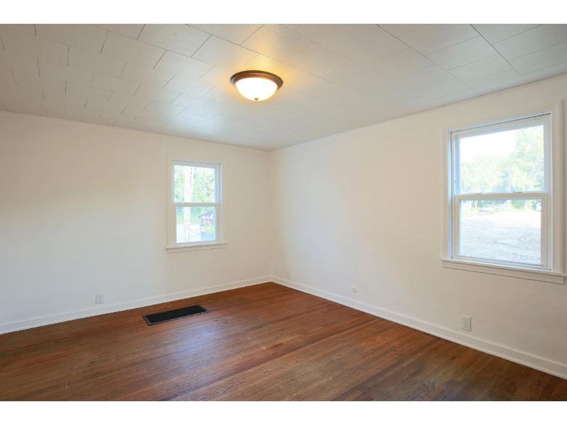 1940 Atlantic St, Maplewood, MN 55109