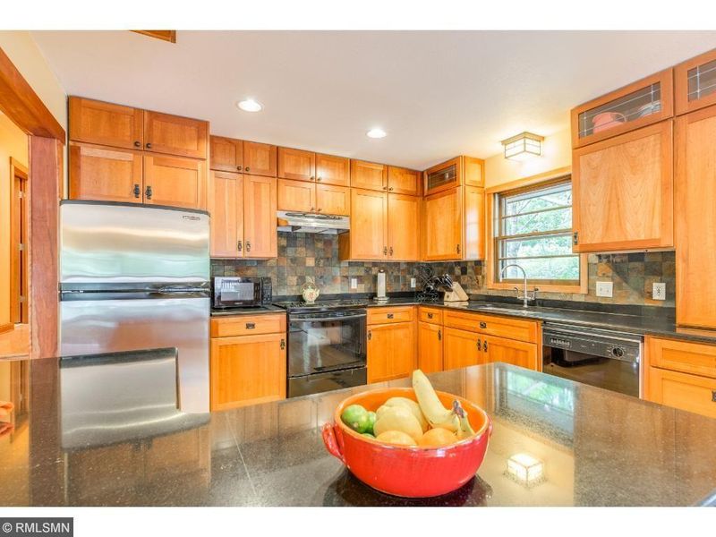 4035 Victoria St, Minnetonka, MN 55345