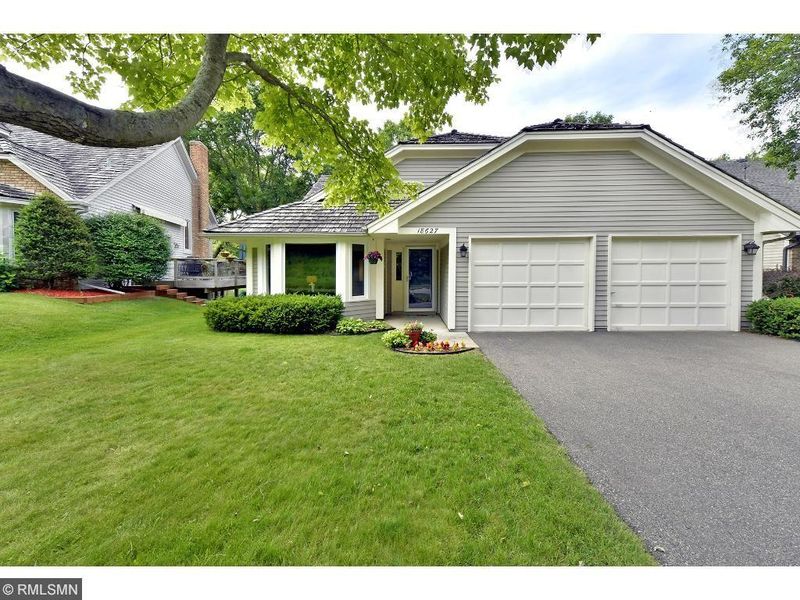 18627 Red Cherry Cir, Minnetonka, MN 55345