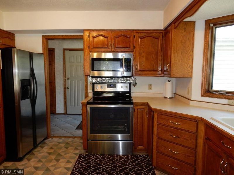 2016 N 87th Trl, Brooklyn Park, MN 55443
