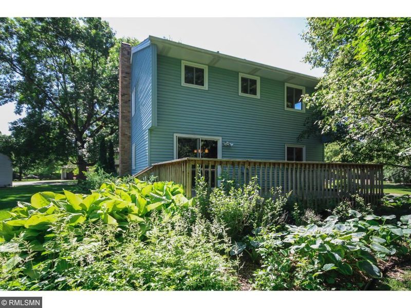 1132 Benton Way, Arden Hills, MN 55112