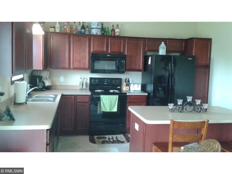 813 Steamboat Ln, Montrose, MN 55363