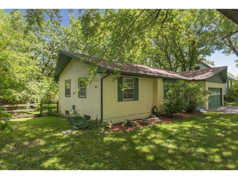 8335 Groveland Rd, Mounds View, MN 55112